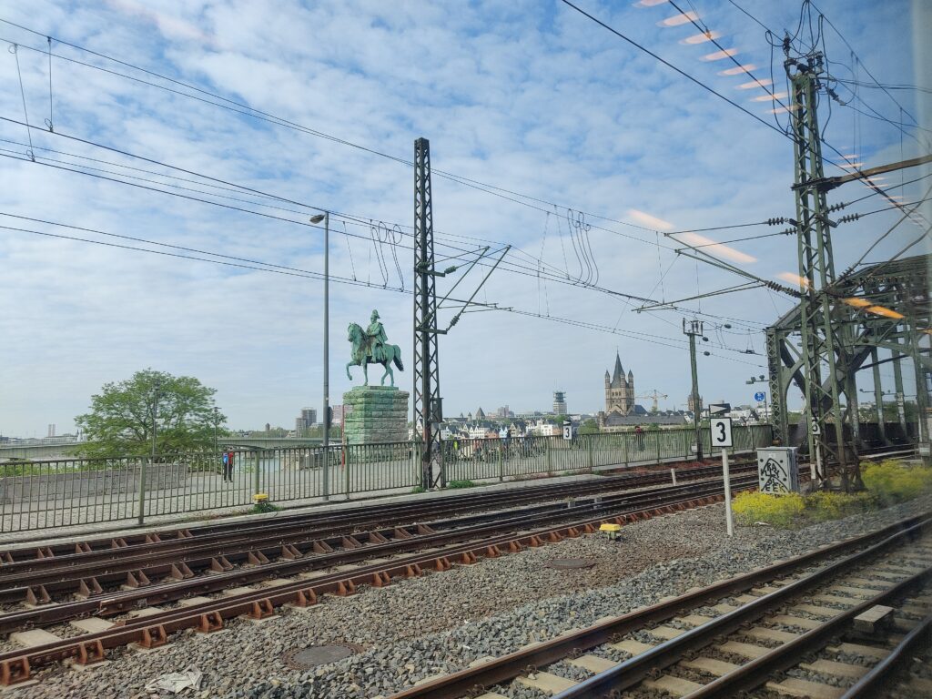 "Viele Bäche und doch nur ein R(h)einfall" (Ausflug nach Köln/ Spaziergang Altstadt Süd)