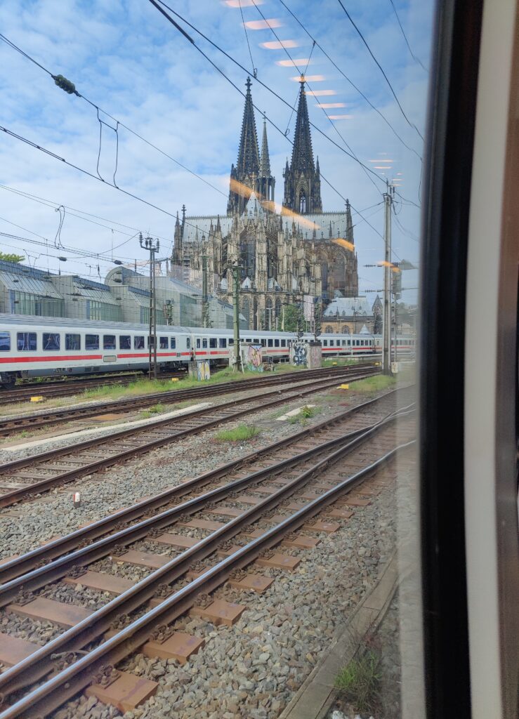 "Viele Bäche und doch nur ein R(h)einfall" (Ausflug nach Köln/ Spaziergang Altstadt Süd)