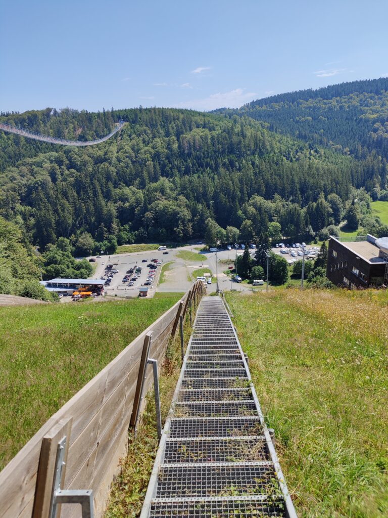 Wanderung von Bestwig nach Meschede/Wanderung  Willingen mit Begehung Skywalk, Juli 2023