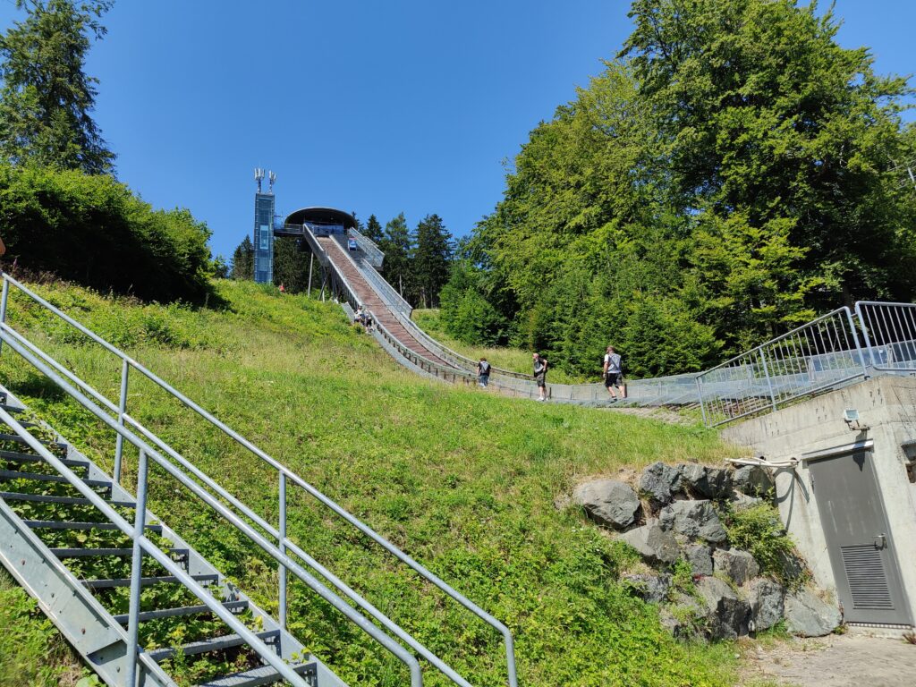 Wanderung von Bestwig nach Meschede/Wanderung  Willingen mit Begehung Skywalk, Juli 2023