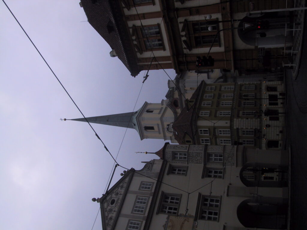 Glasfenster, Kuppeln und weitere Architekturdetails, Reisefoto Prag Dezember 2003