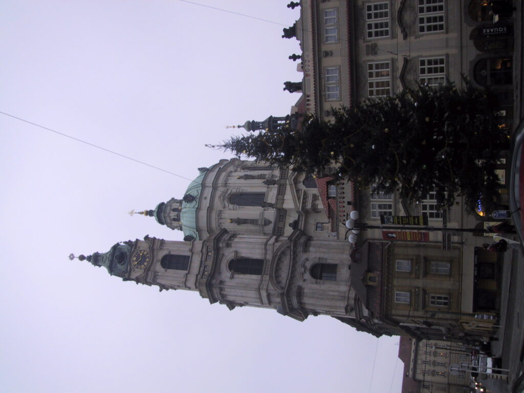 Altstadtdächer und historische Straßen, Reisefoto Prag Dezember 2003