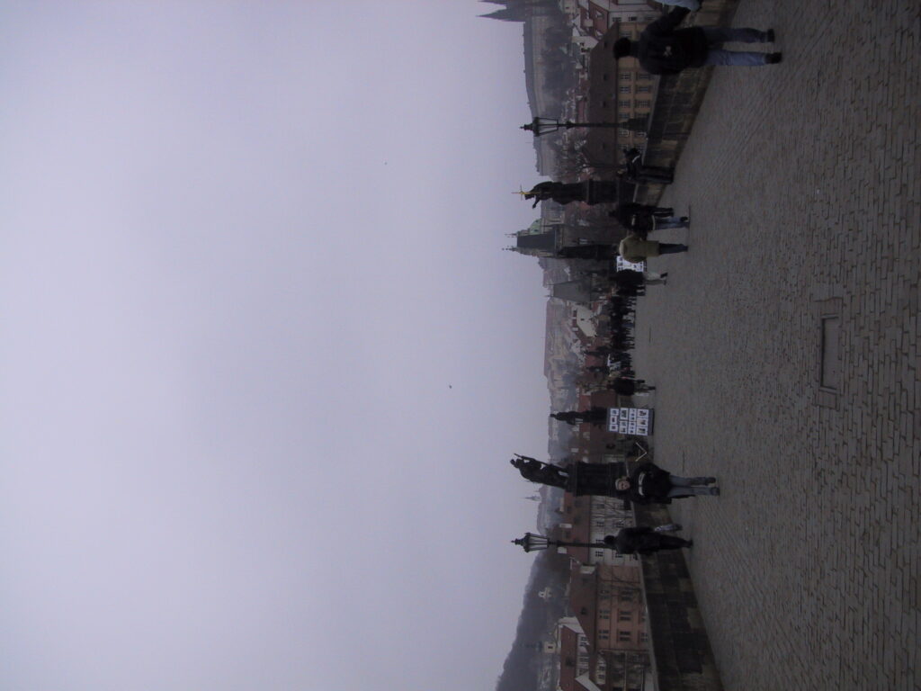 Brückenskulpturen und Moldaublicke, Reisefoto Prag Dezember 2003