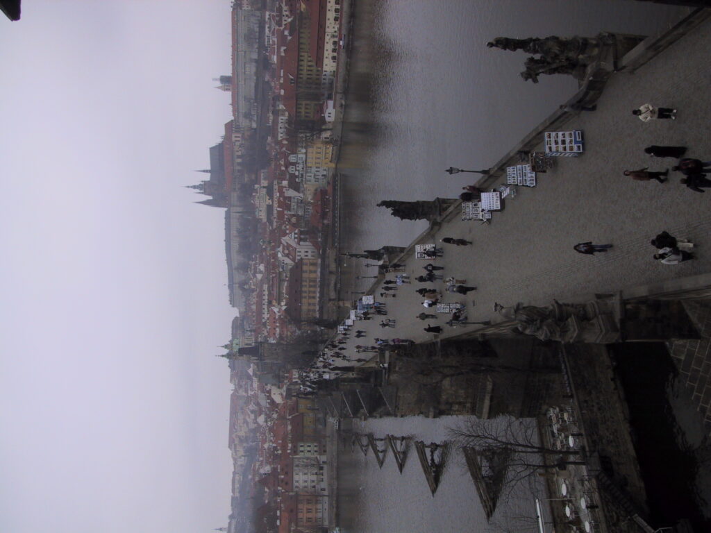 Blicke über Dächer und Moldau, Reisefoto Prag Dezember 2003