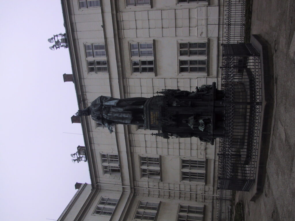Historische Türme und Häuserfassaden, Reisefoto Prag Dezember 2003