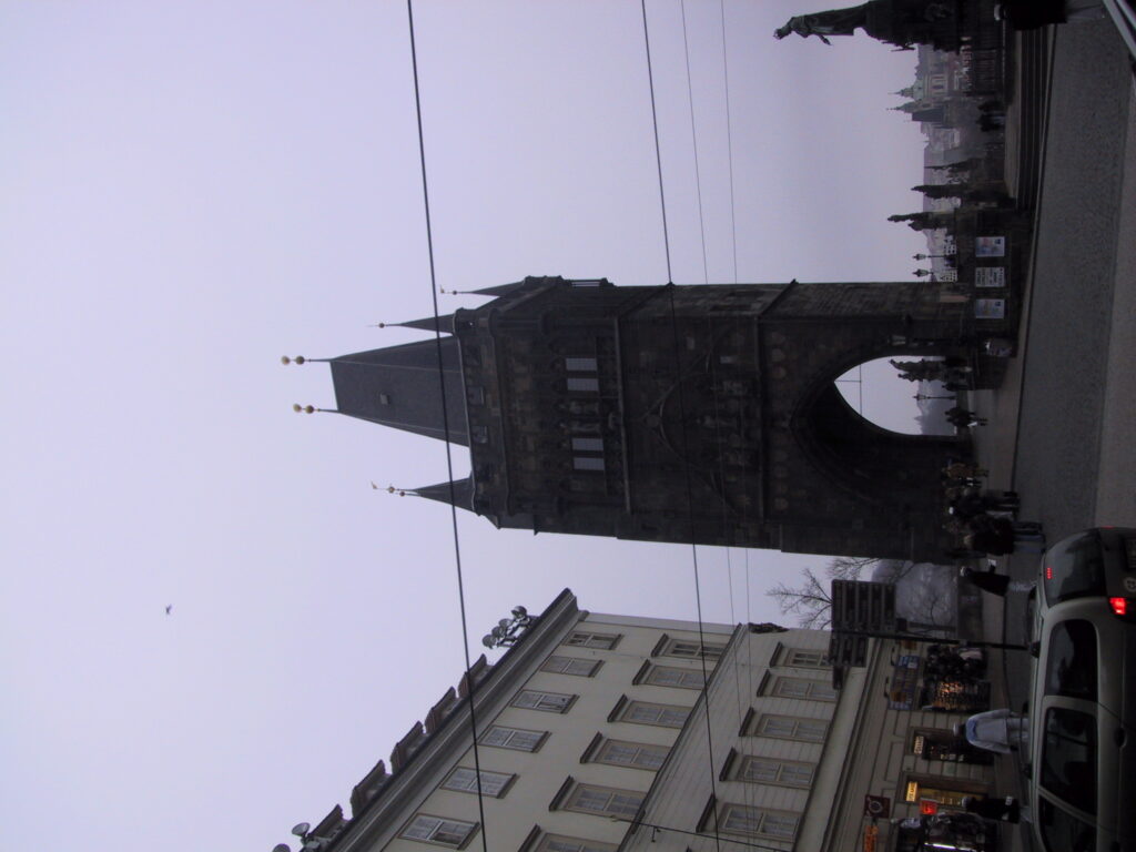 Historische Türme und Häuserfassaden, Reisefoto Prag Dezember 2003