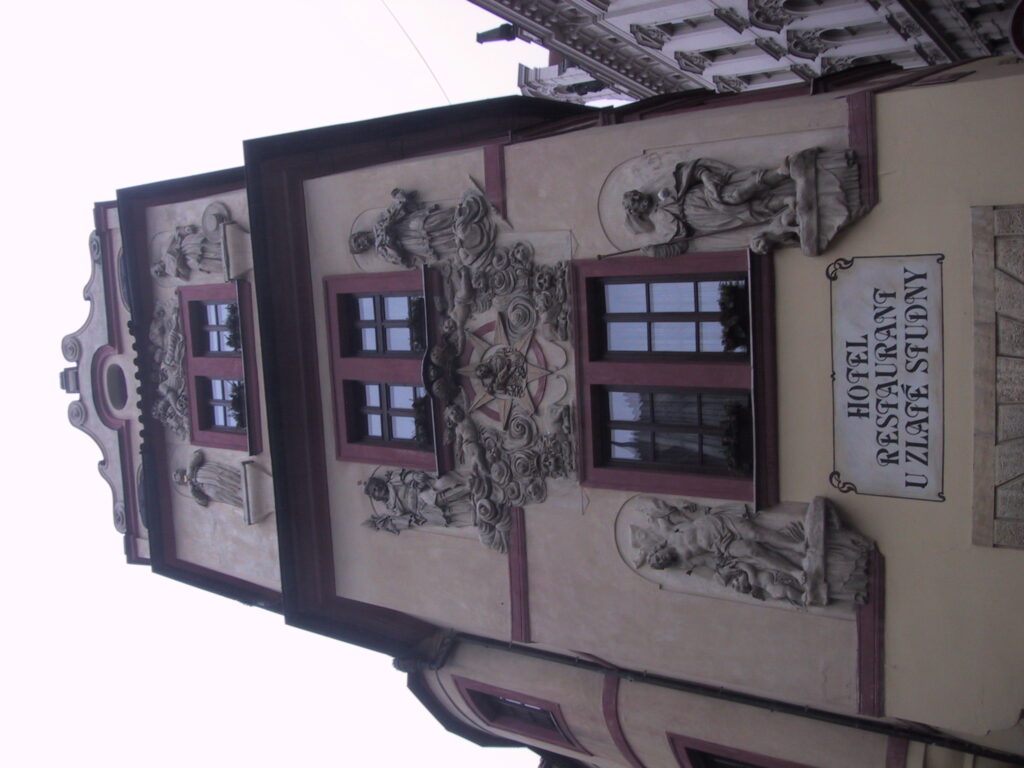Historische Türme und Häuserfassaden, Reisefoto Prag Dezember 2003