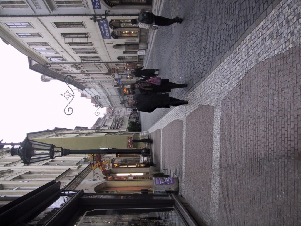 Straßen und erste Sehenswürdigkeiten in Prag, Reisefoto Prag Dezember 2003
