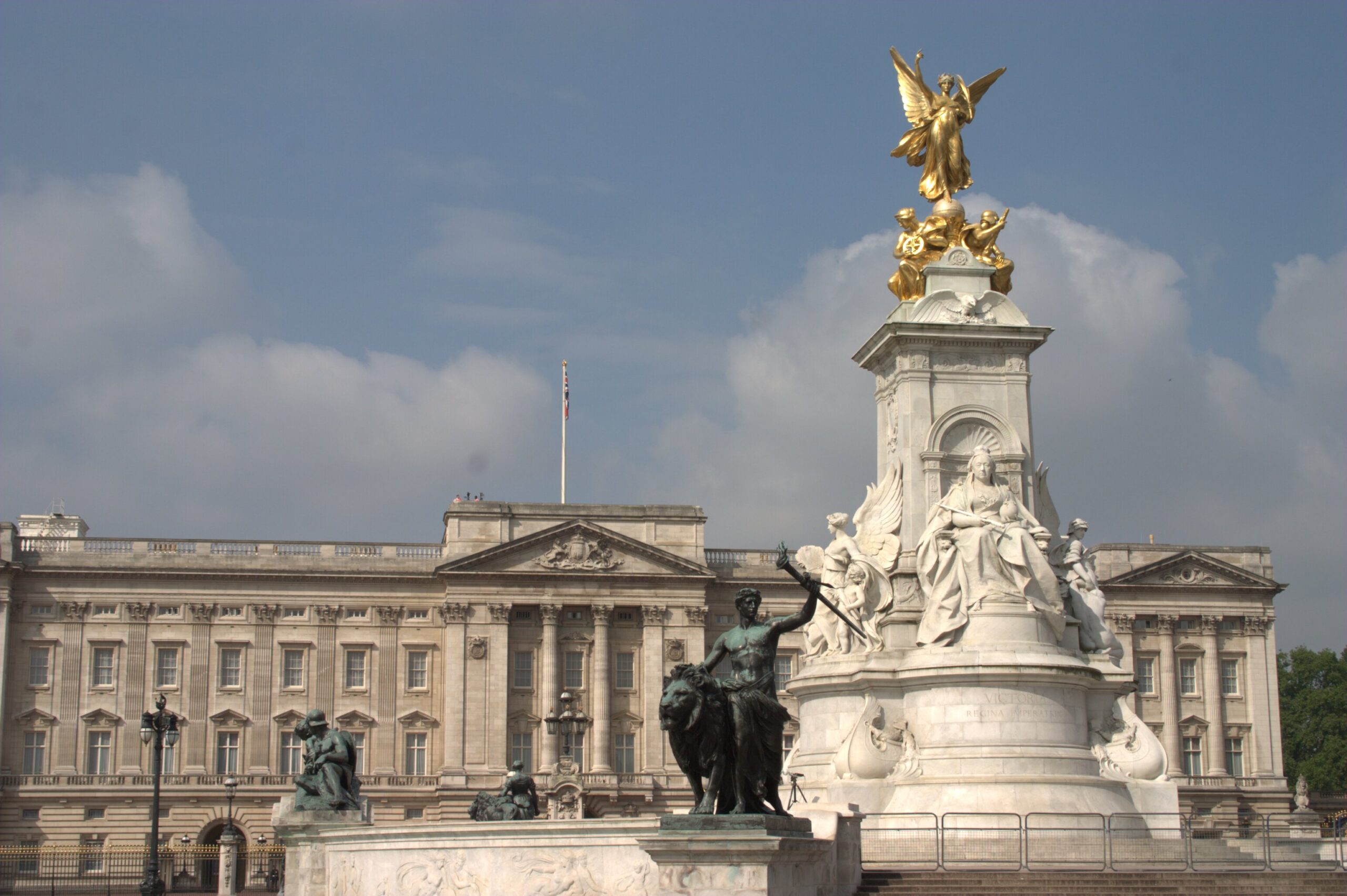 Victoria Memorial und Grünanlagen bei Buckingham Palace